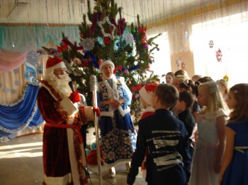 Новогодний праздник в начальных классах.